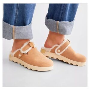 Sorel Vibe Cozy Suede Clog Faux Fur Lining Tan Tawny Buff Natural Women Size 8